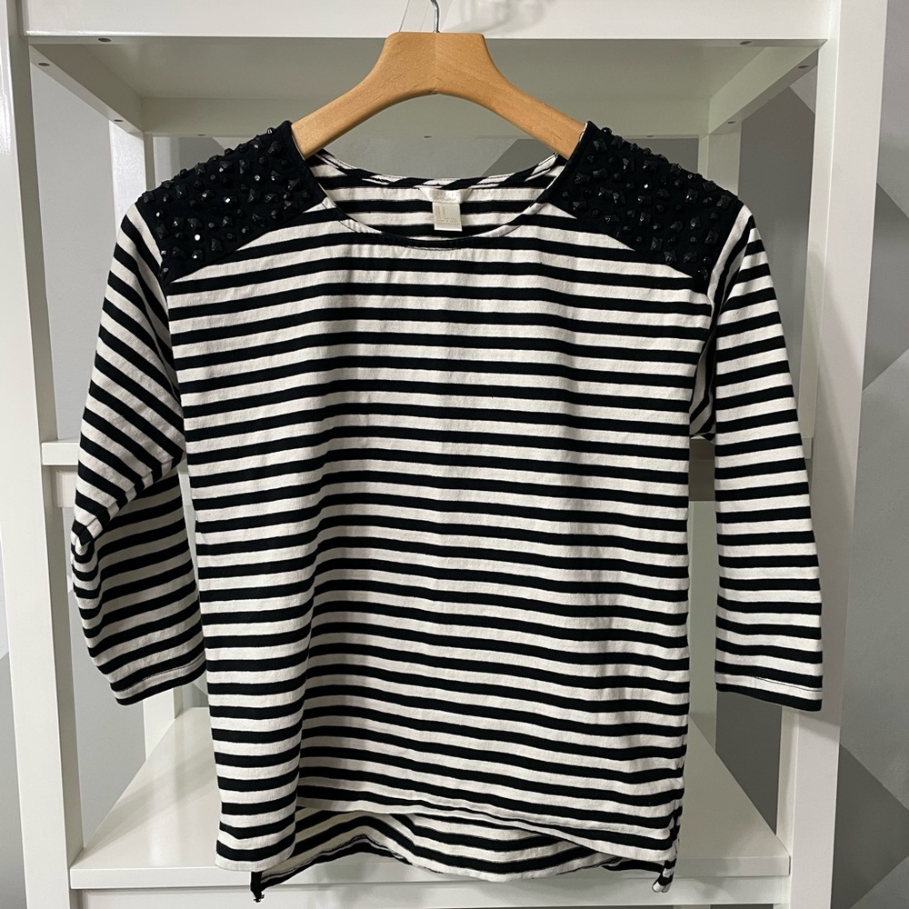 Forever 21 black & white stripped shirt. Size M